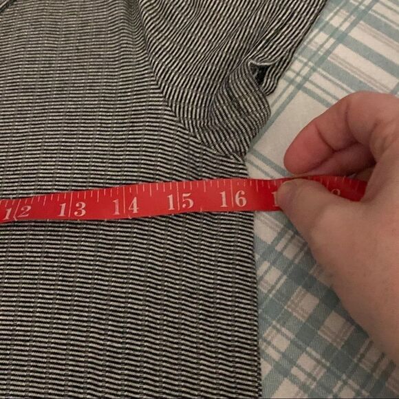 American Eagle short sleeve top-medium - Picture 4 of 6